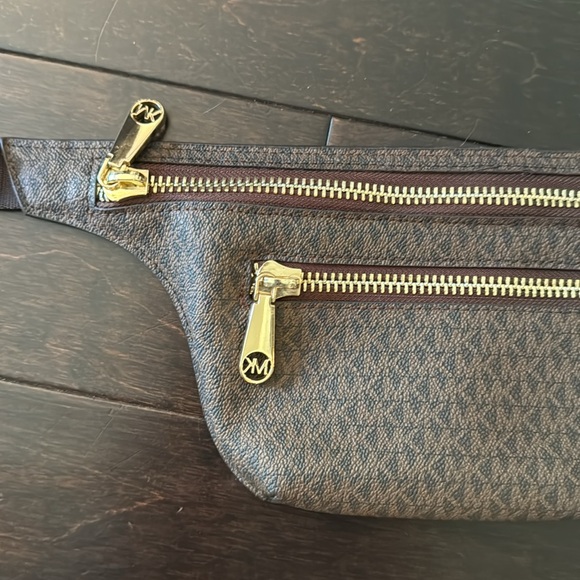 Michael Kors belt bag - Picture 3 of 9